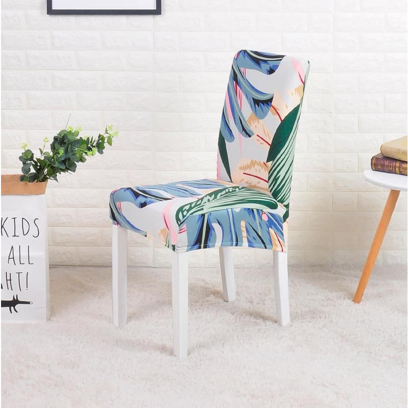 Vaaleanharmaa Tuolinpäällinen Sinisillä, Beigeillä Ja Vihreillä Lehdillä