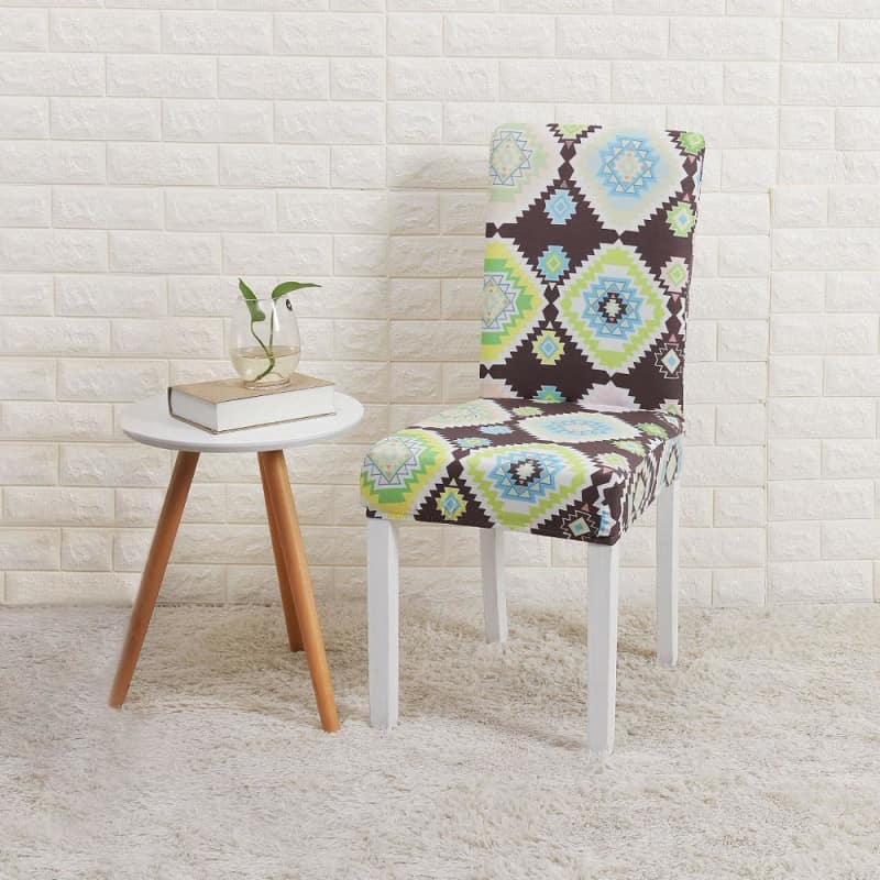 Ruskea Tuolinpäällinen Valkoisella, Vihreällä Ja Sinisellä Kuviolla